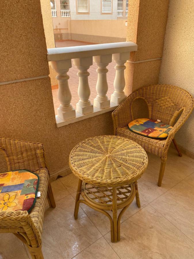 Amazing 2-Bedrooms Apartment With Pool Torrevieja Center Екстер'єр фото
